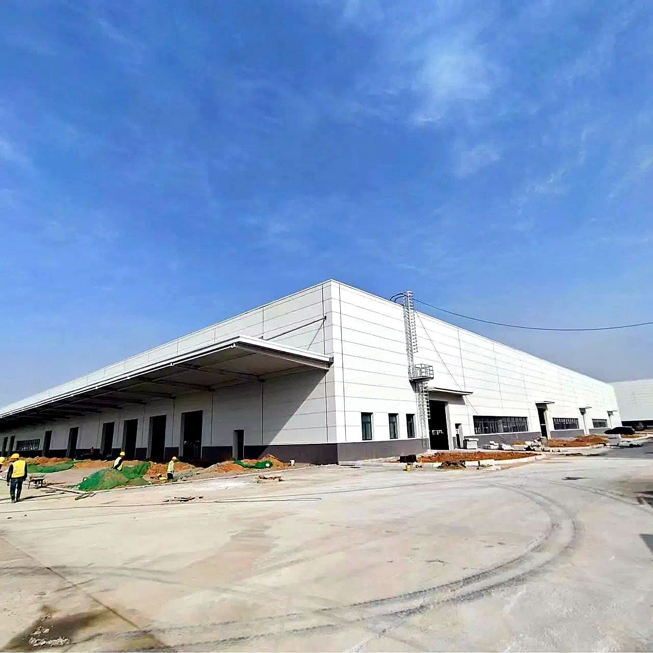 Prefabricated Heavy Duty PEB Steel Structural Warehouse (Hangar / Industrial) — photo 2